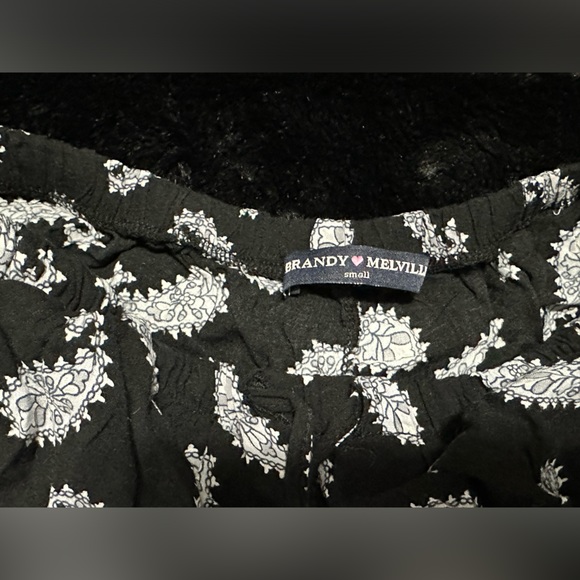 Brandy Melville Paisley Shorts - Picture 2 of 3